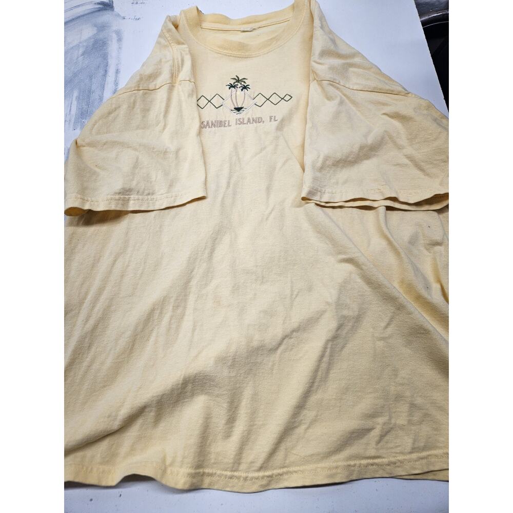 Men's vintage Cotton Sanibel Island Florida Yellow T-shirt Size Large